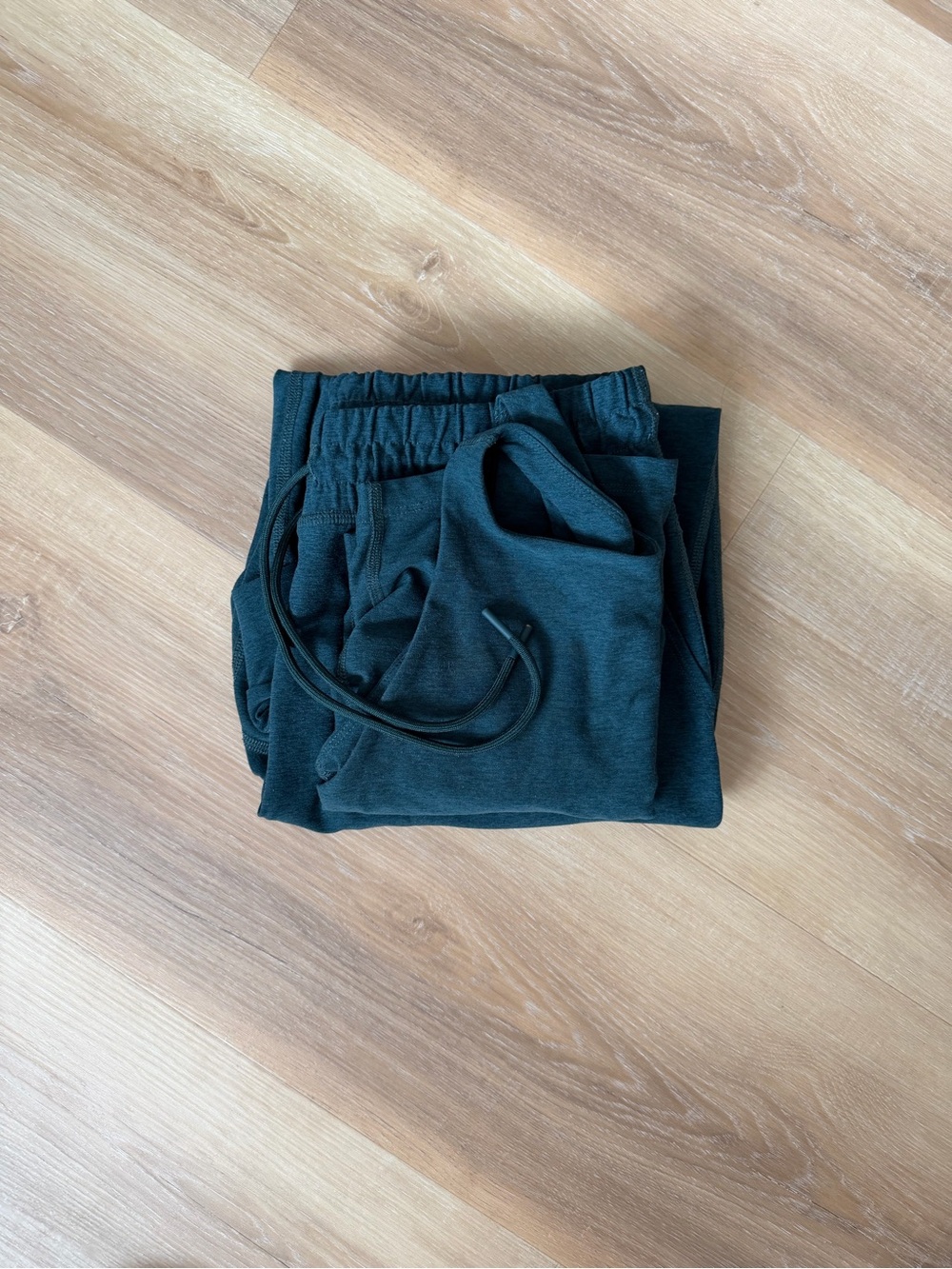 Beyond Yoga Evergreen High-Neck Cropped Tank with Jogger Set - Picture 5 of 5